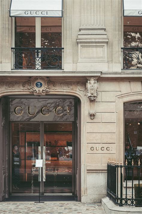 gucci avenue montaigne